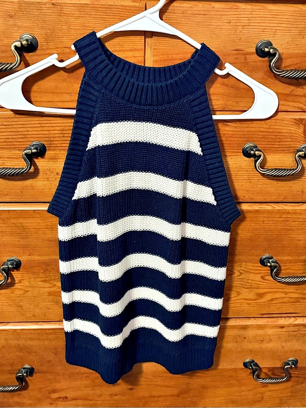 Old Navy Striped Sleeveless Sweater in Blue & White